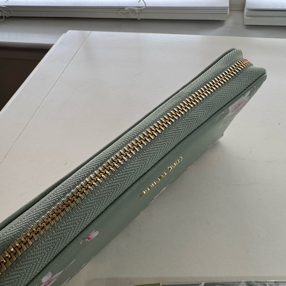 Pomelo Best Green Floral Wallet - Picture 4 of 12